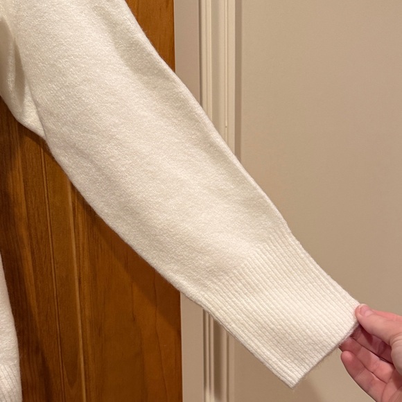 Vince Camuto White Crewneck Sweater with American Flag - Picture 3 of 4